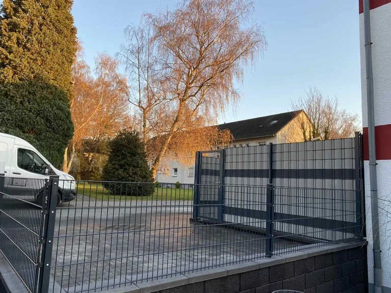 Gallery Page Image 9